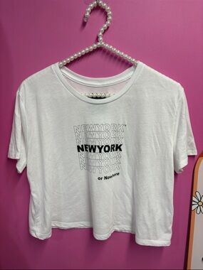 New York or nowhere  Graphic White Crop Tee
